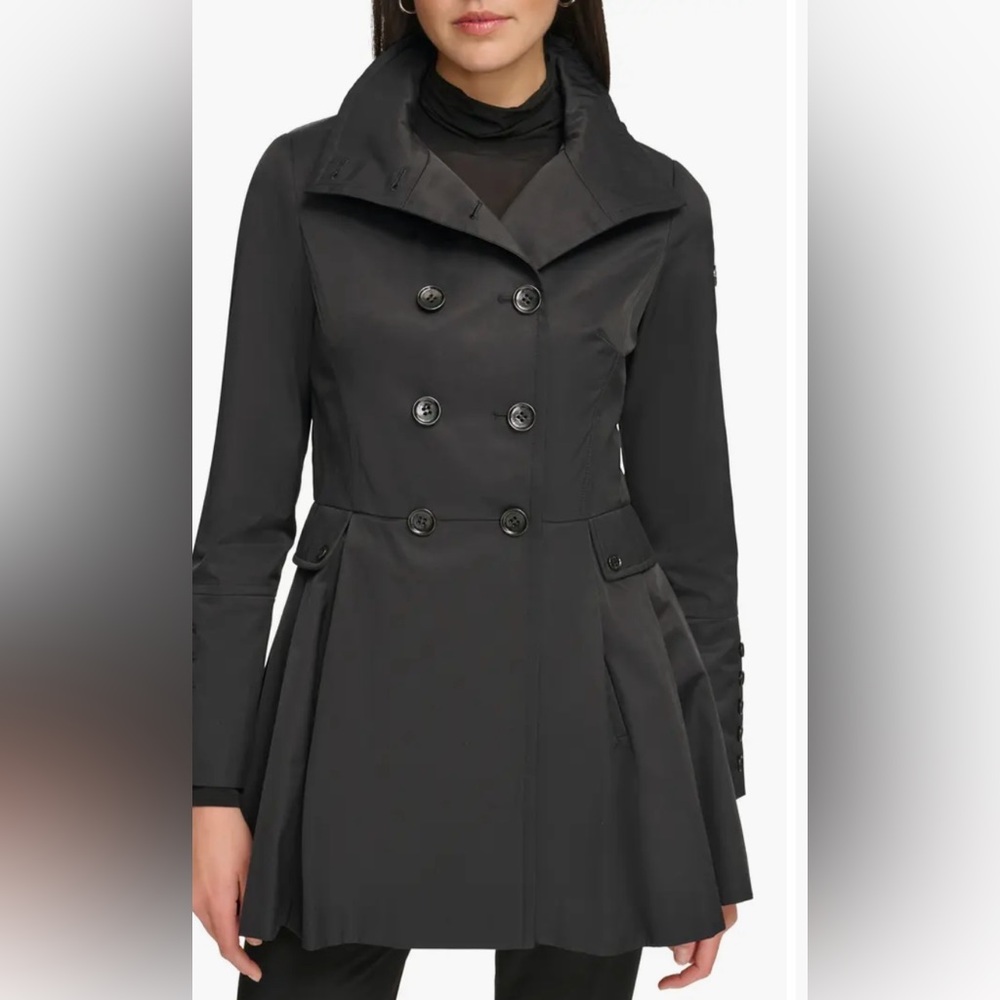 Pleated Trench Coat
Calvin Klein